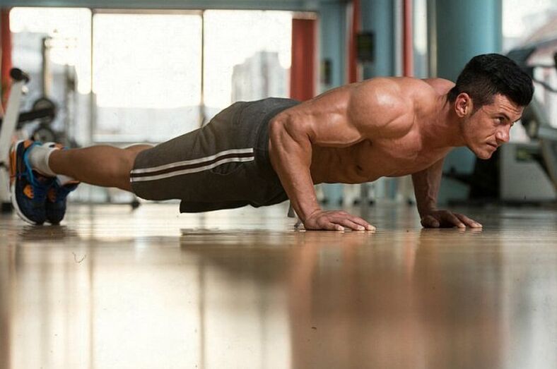 For at øge libido er det nok at udføre flere push-ups fra gulvet. 